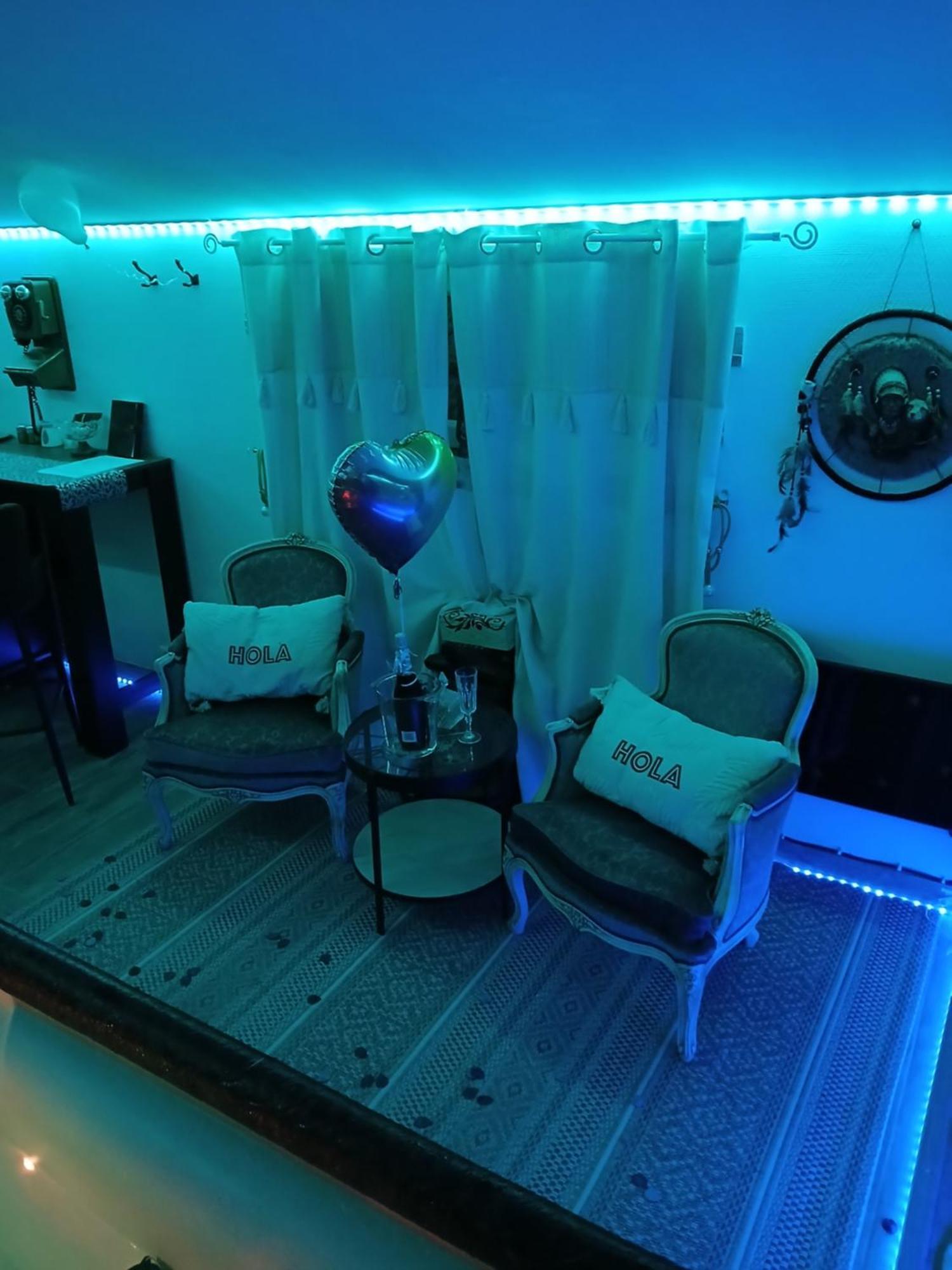 L'Histoire De L'Ouest , Jacuzzi Appartement Dole Luaran gambar